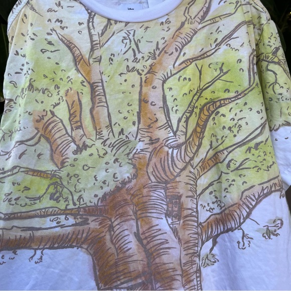 Winnie The Pooh And Pals graphic T-Shirt. - Picture 2 of 11
